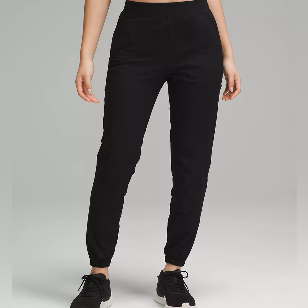 Lululemon Adapted State High-Rise Jogger
Full Length